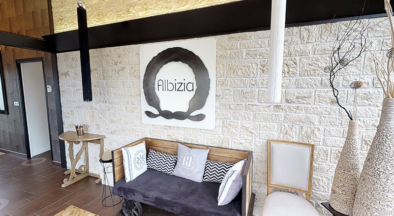 Un salon du domaine Albizia-un partenaire privilégié pour l'aménagement d'espace